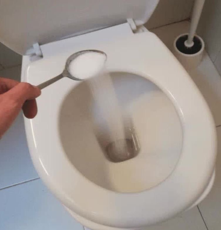 Ujawniamy tajną broń toalety: sól kuchenną