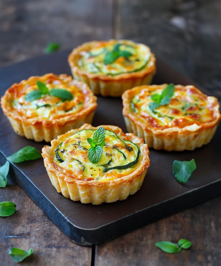 Mini quiche z cukinii i ricotty: lekki i pyszny przepis