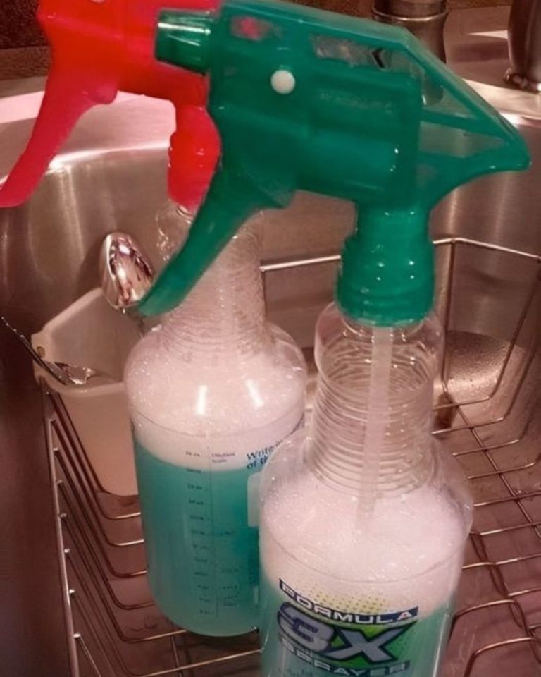 Najlepszy trik czyszczący, aby uzyskać lśniącą wannę bez szorowania