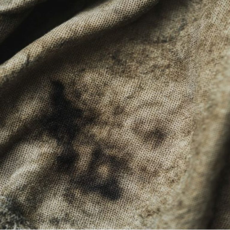 Najlepsze sposoby na usunięcie tłustych plam z bluzy