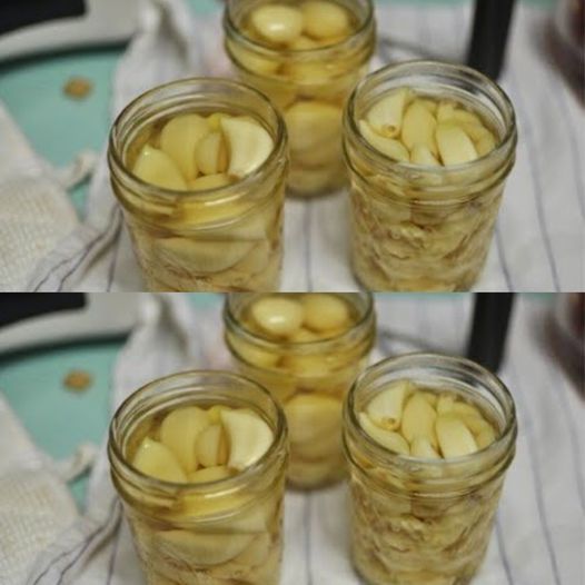 Ciesz się zaskakującymi korzyściami wody czosnkowej: jak ją zrobić w domu