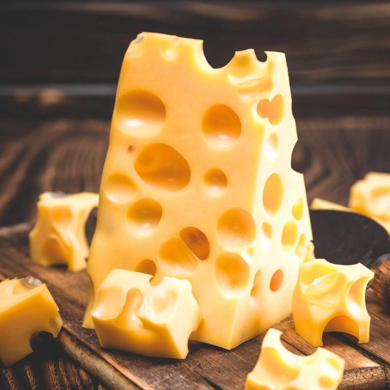 Dlaczego „szwajcarskie sery” mają dziury i jak ważne są one dla człowieka
