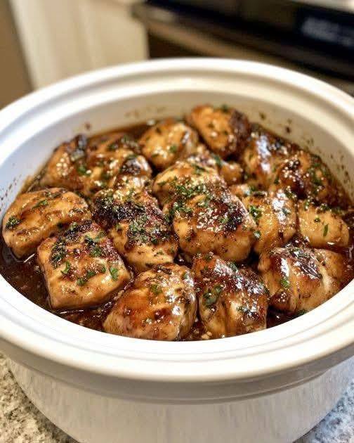 „Doskonałość czosnku i miodu”: To danie słodko-pikantne z pięciu składników to najłatwiejszy i najsmaczniejszy sposób na rozgrzanie się zimą!