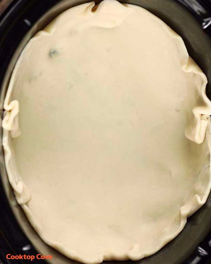 4 „niemożliwe” przepisy na dania przygotowywane w wolnowarze, przez które wyrzucisz piekarnik