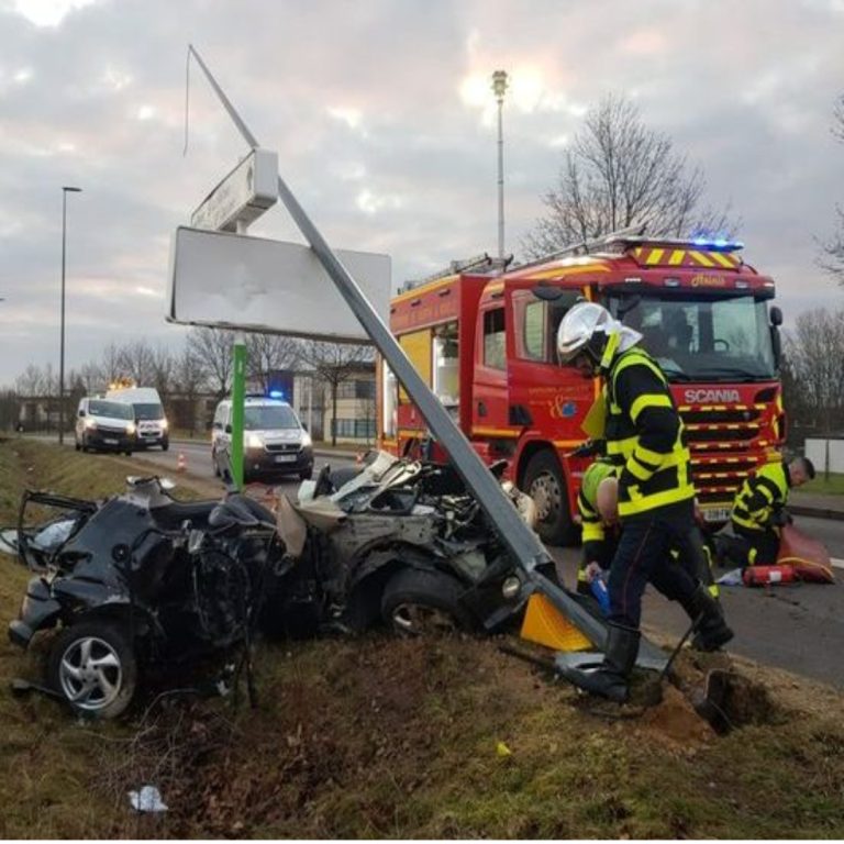 Smutne 😢😢: Rodzina z czwórką dzieci wracała do domu. Zginęli po zderzeniu z…